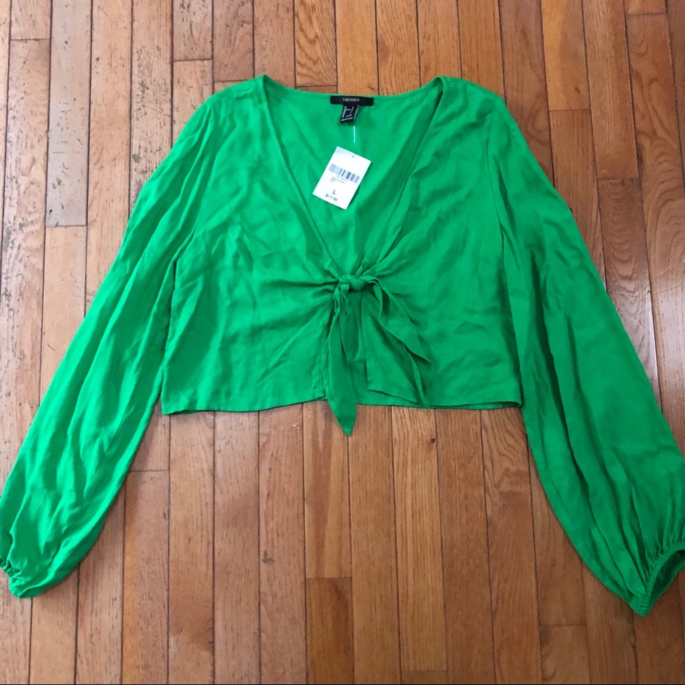 Forever 21 tie front crop top